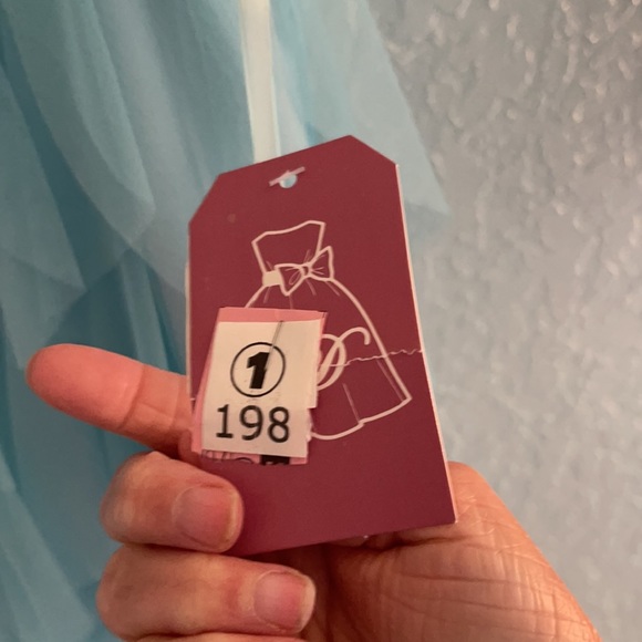 Absolutely stunning size 6 - Picture 3 of 4